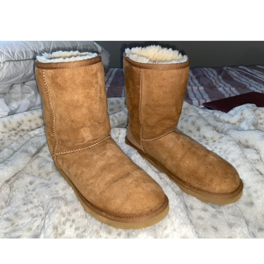 UGG Classic Short II Boot - Tan
